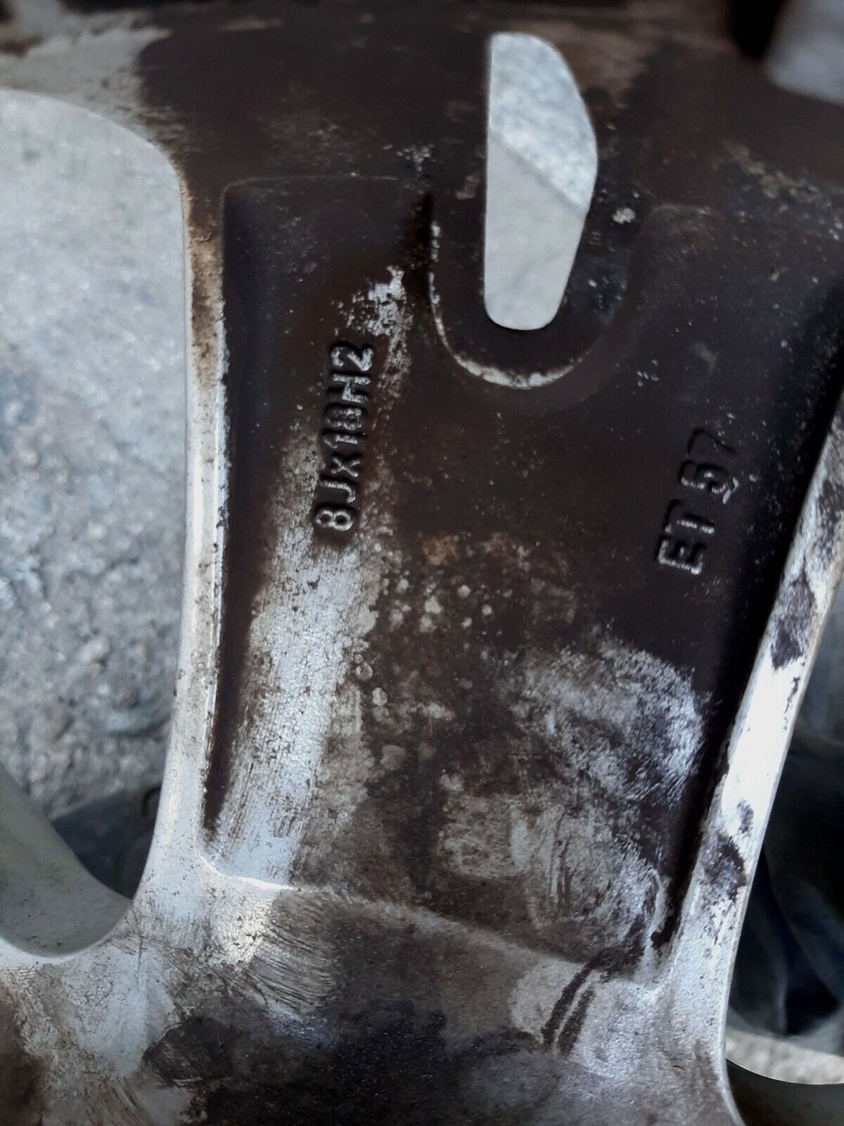 18570891