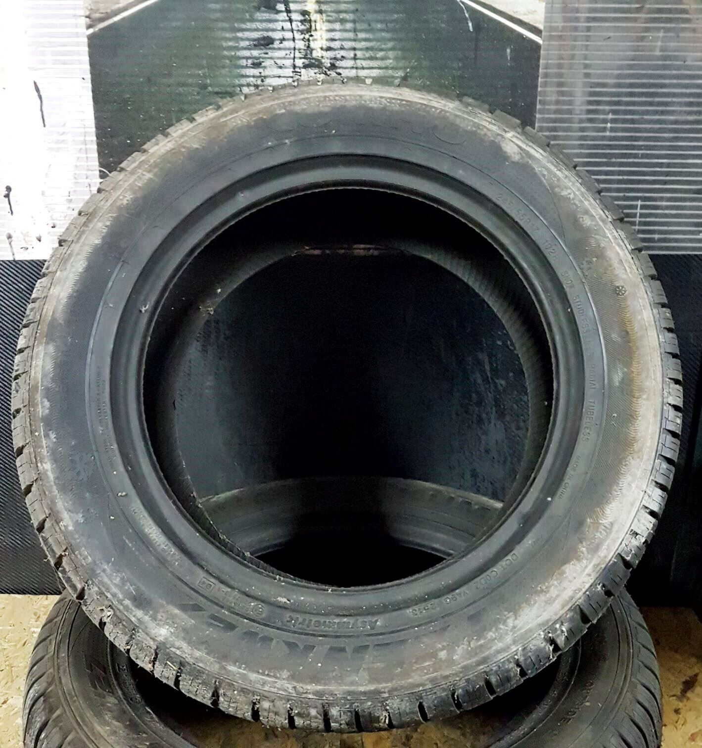 22355704